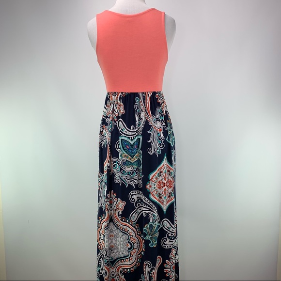 Beautiful Maxi Dress - Picture 3 of 7